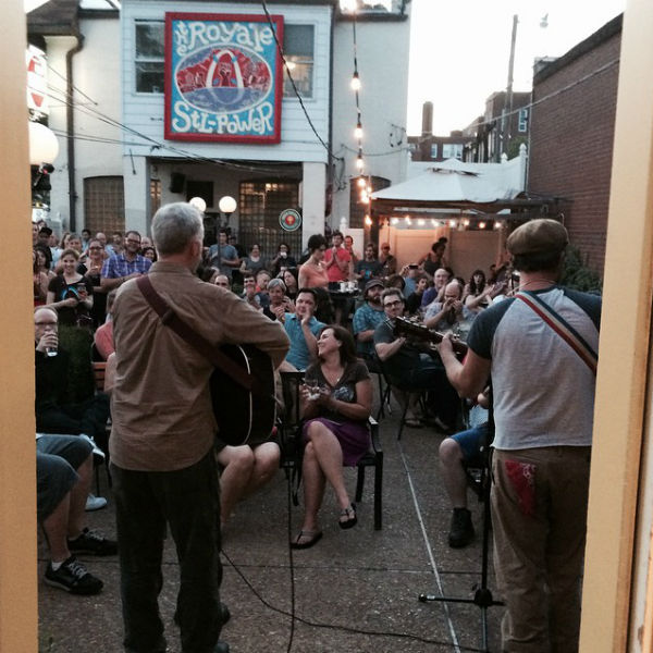 Billy Bragg performs impromptu show in Ferguson