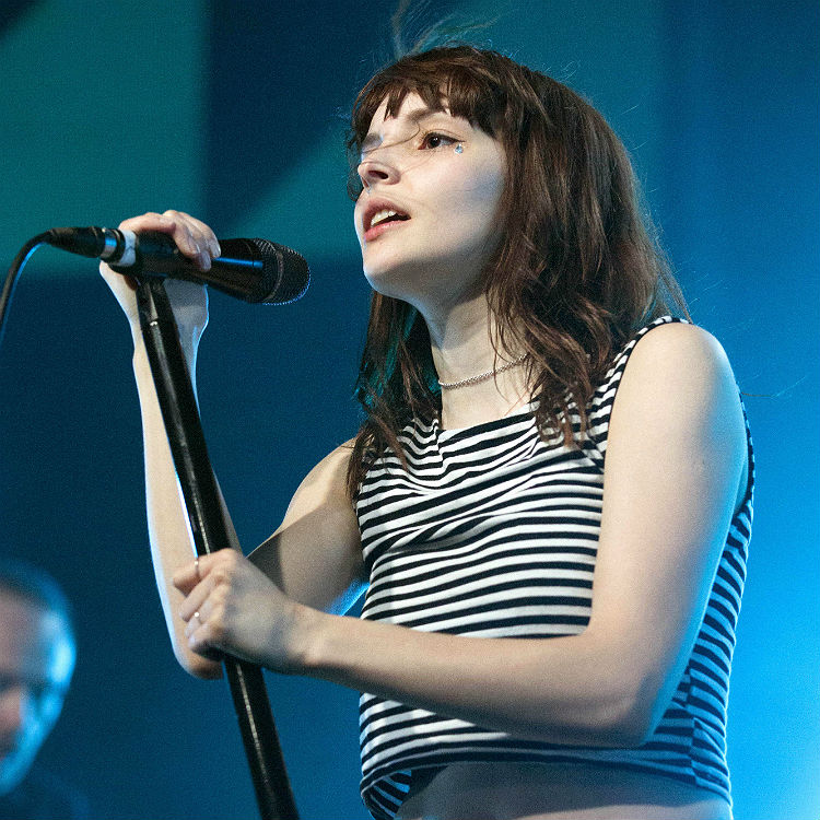 Chvrches LIVE photos, Every Open Eye tour hits Hamburg - tickets