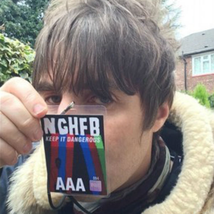 Liam Gallagher posts selfie backstage at Noel concert