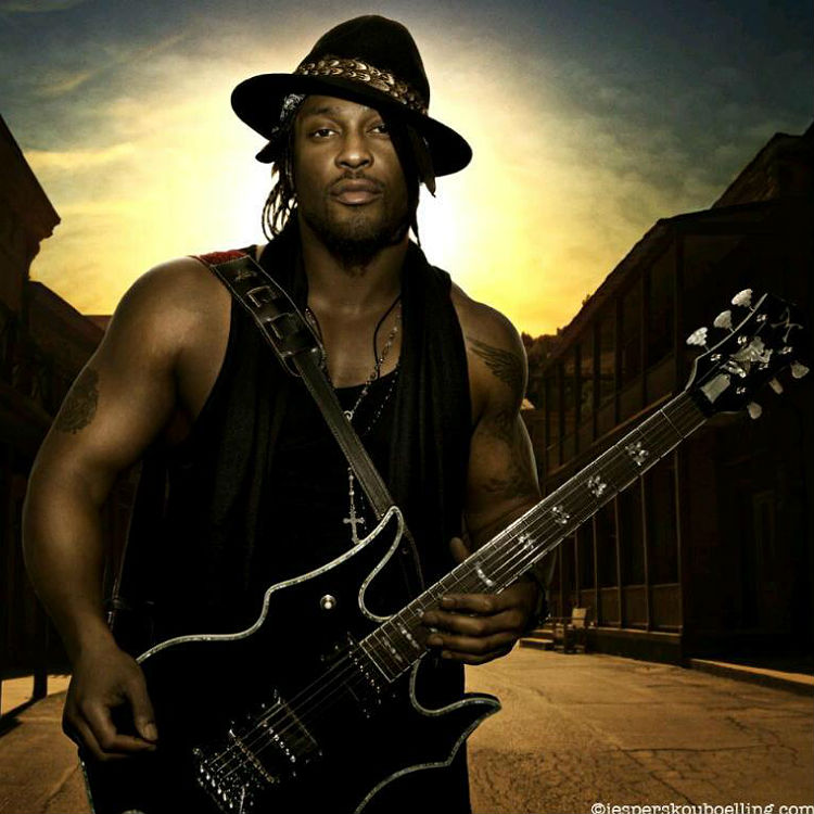 D Angelo reveals brand new track Sugah Daddy