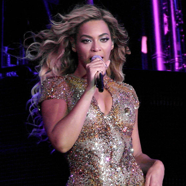 Beyonce posts on Instagram on Baltimore riots, says people are hurting