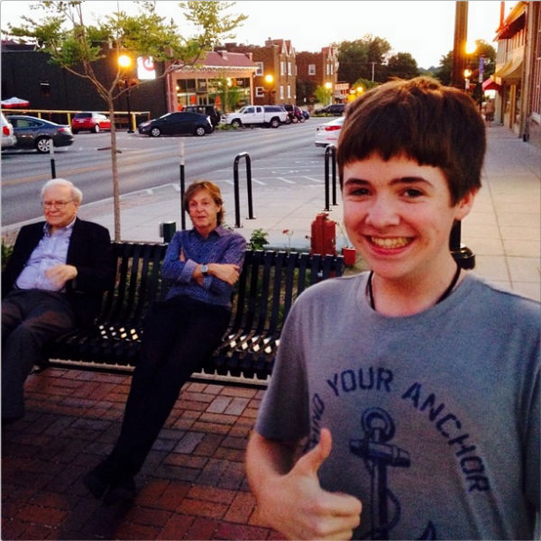 This child's selfie with Paul McCartney is one of the best ever