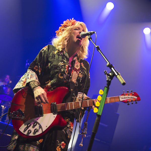 Courtney Love: 'It's time to make amends with Dave Grohl'