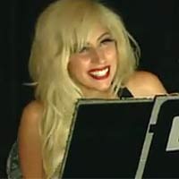 Lady Gaga is first to 2 million Twitter fans