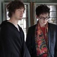 MGMT Pelted With Shoes At US Open Of Surfing Festival - Video