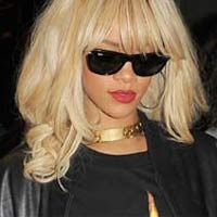 Rihanna to sue accountants who lost her 'millions'