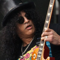 Slash: I Don't Understand The Hysteria Around Guns N' Roses Name