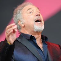 Tom Jones Admitted To Hospital With Severe Dehydration