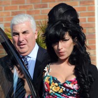 Amy Winehouse Has Beaten Her Drug Addiction, Mum Claims