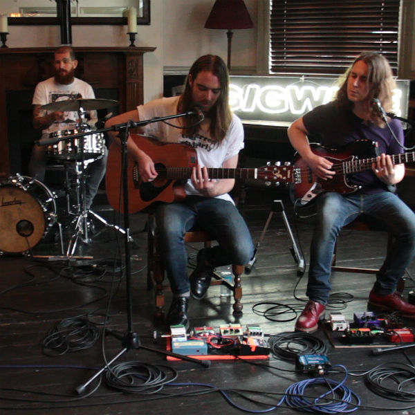Session: Pulled Apart By Horses perform 'Hot Squash'