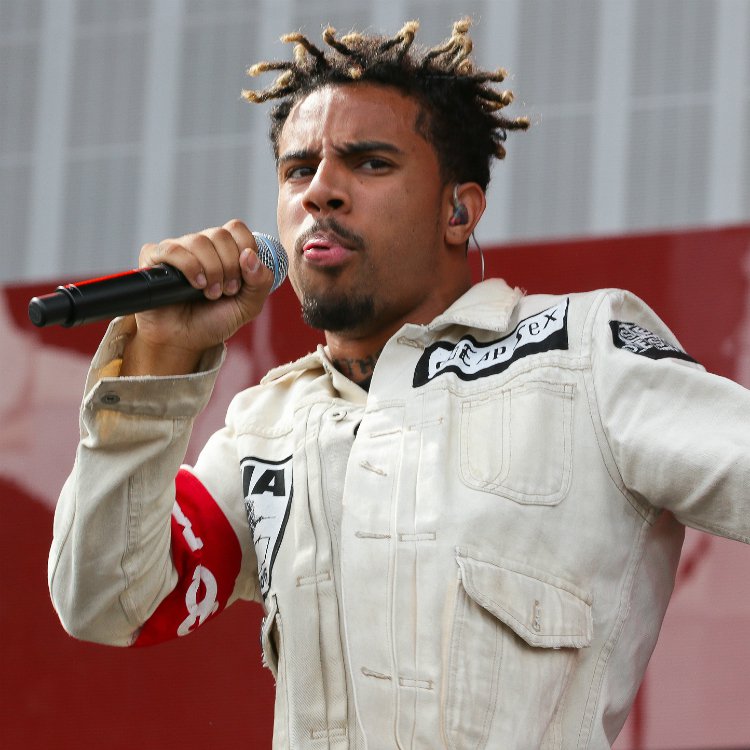 Vic Mensa joins Chicago protest for murder of teenager Laquan McDonald