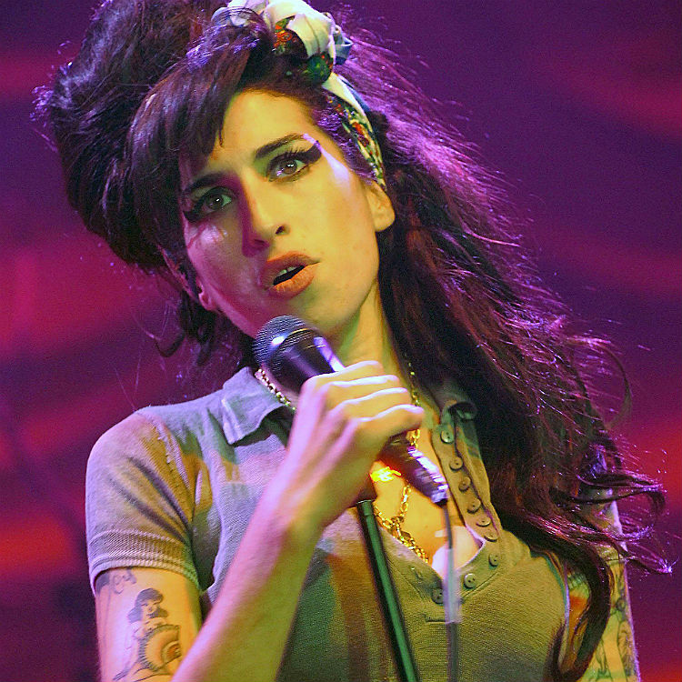 Amy Winehouse Foundation cover Back To Black 10th anniversary