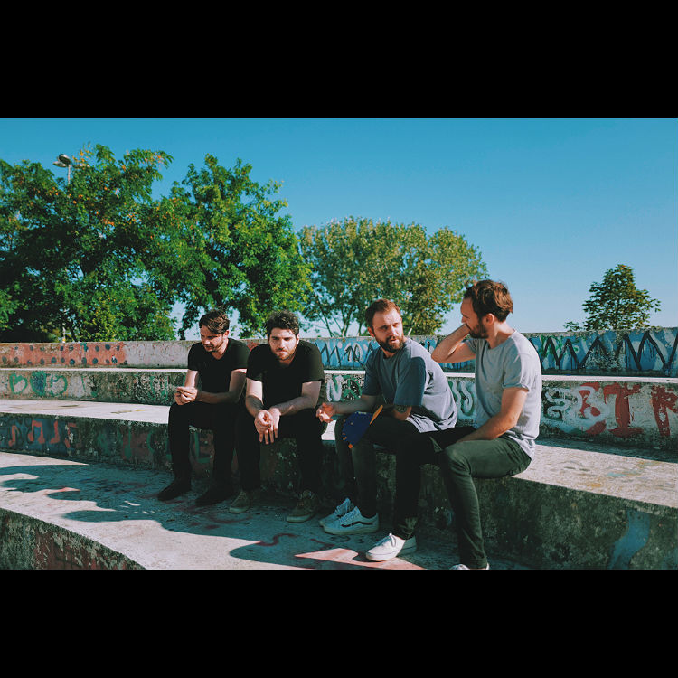 Watch video World Horizon Istanbul band indie The Away Days