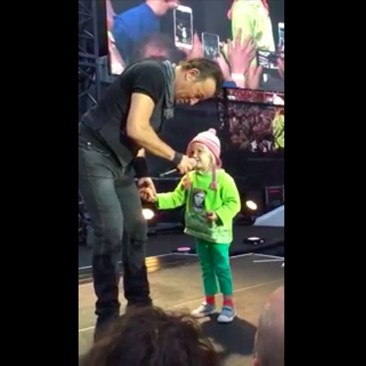 Bruce Springsteen video duet with 4-year-old live tour in Oslo
