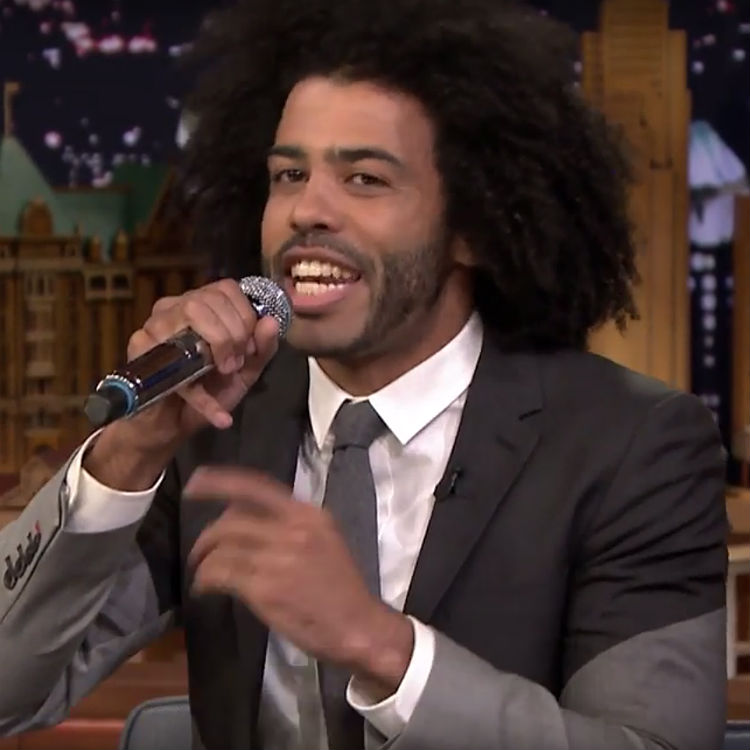 Daveed Diggs Hamilton star does fast rapping on Jimmy Fallon