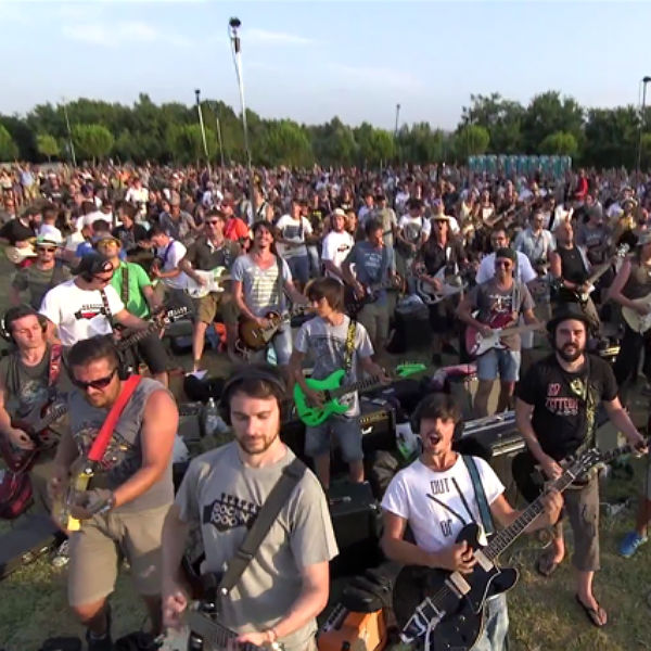 1000 Foo Fighters fans cover Learn To Fly in Italian gig campaign