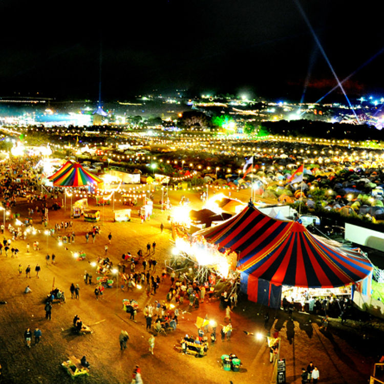 Glastonbury Festival 2015 atmosphere photos, spectacular sights