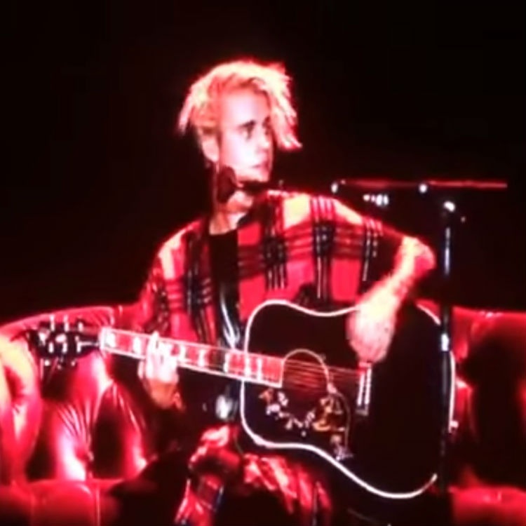 Justin Bieber imitates Nirvana Kurt Cobain at Seattle gig UK tour date