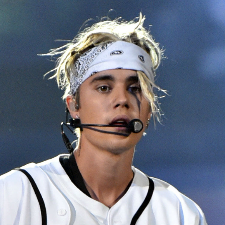 Justin Bieber purpose tour Manchester storms off stage Sorry new songs
