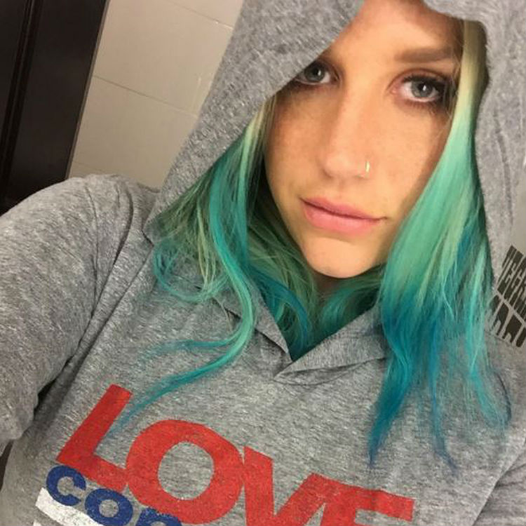 Kesha's mother speaks out after Dr. Luke's label bans singer from Billboard Awards