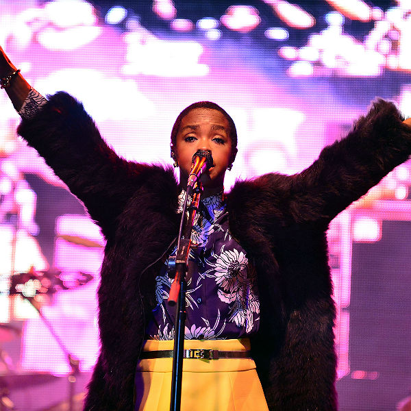 Lauryn Hill two hours late for gig as she had to align her energy 