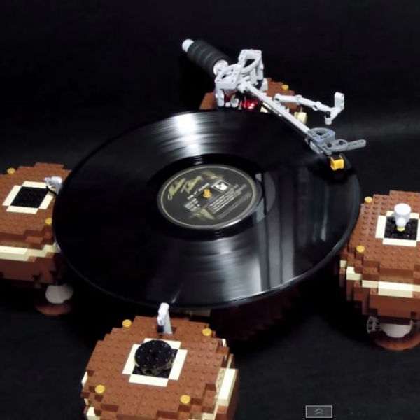 Lego turntable called The Planet is built by a Korean enthusiast