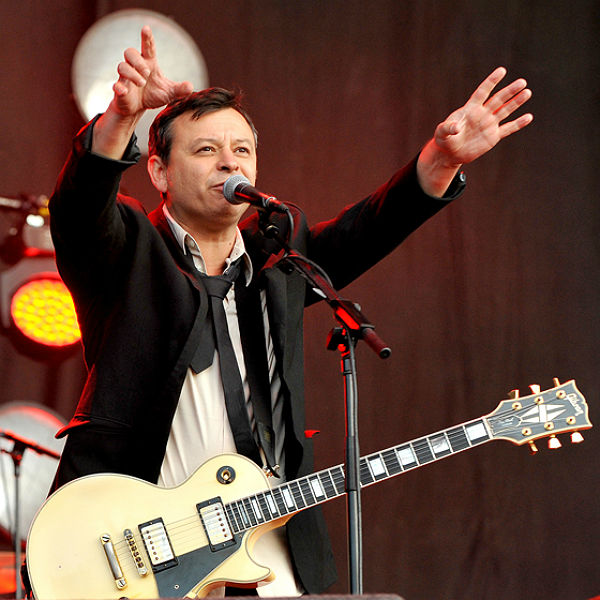 Manic Street Preachers perform A Design For Life on James Corden Show