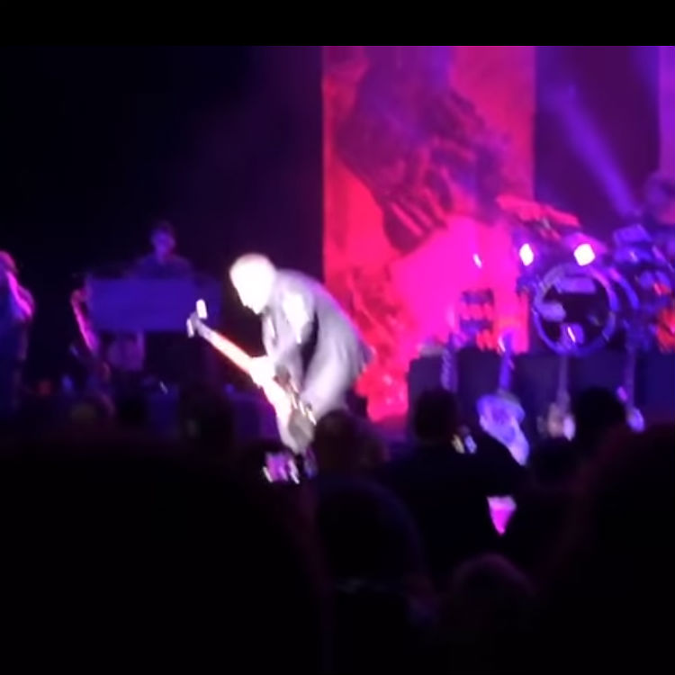 Meat Loaf collapses on stage video, Alberta Canada