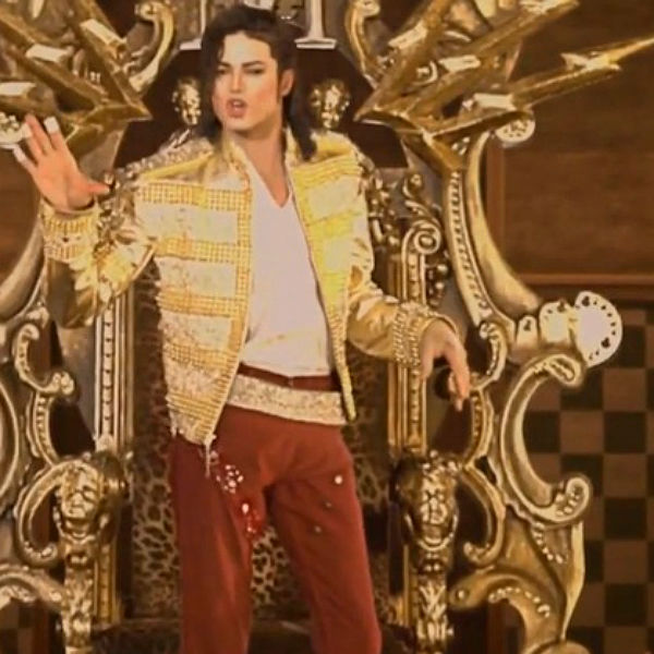 Fan sues Michael Jackson's estate, because they can't hear him on album