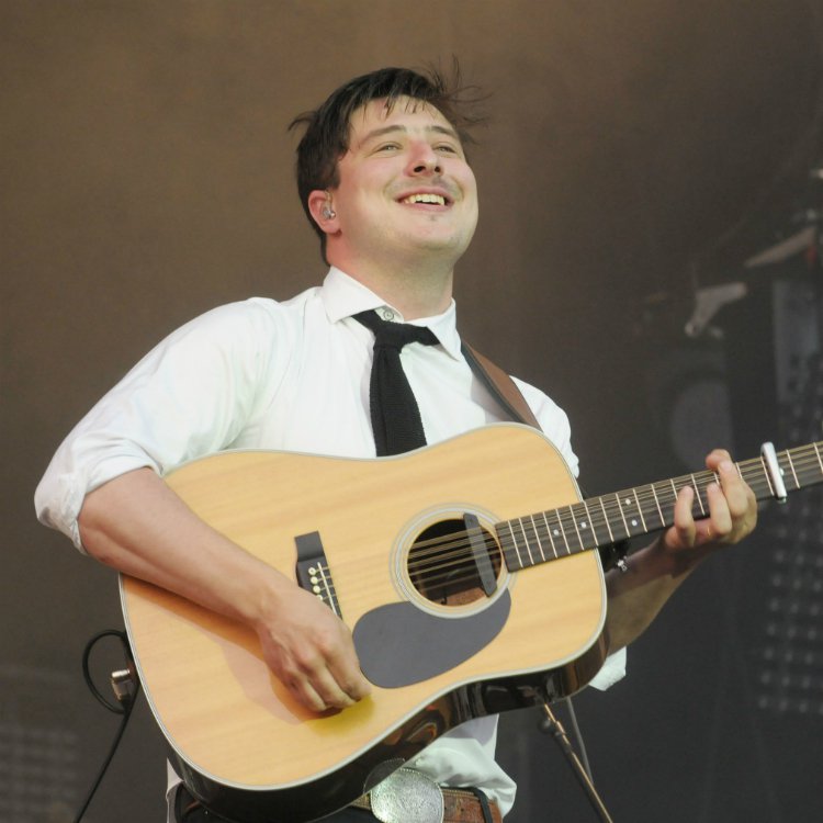 Mumford and Sons on Reading and Leeds headline slot, being bottled