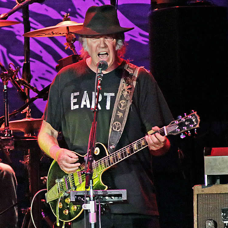 Neil Young to headline Toronto's WayHome Music and Arts Festival