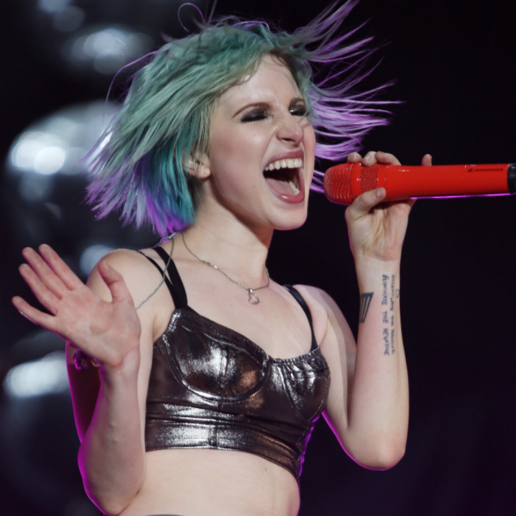 Hayley Williams says there aren't enough heavy christmas songs