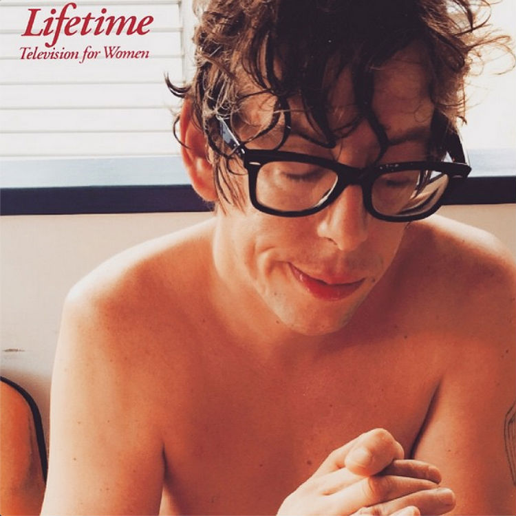 Patrick Carney dislocates shoulder after being hit by huge wave