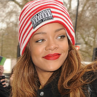 Rihanna in talks to play last day of Glastonbury festival