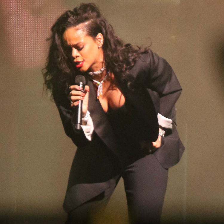 Rihanna and Kanye West perform together at pre-Super Bowl concert