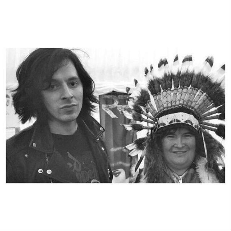 Susan Boyle goes to T In The Park in Native American headdress