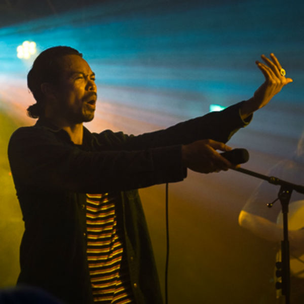 11 exclusive, moody photos of The Temper Trap live at Oslo