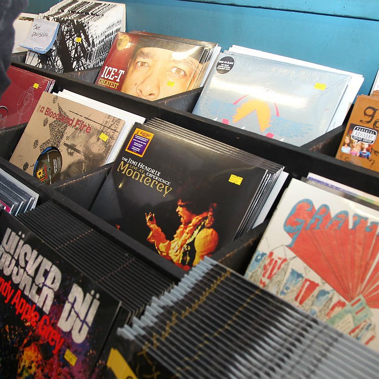 Find out which 10 US cities have the most record stores