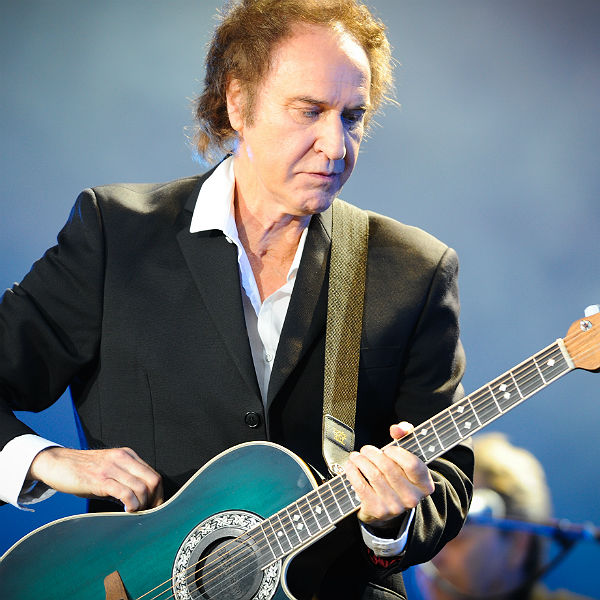 Ray Davies and brother Dave recording together