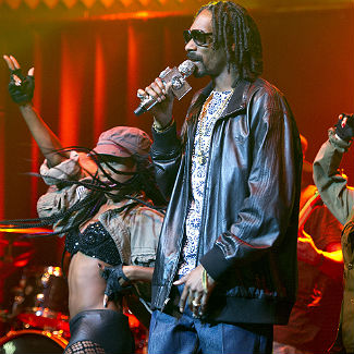 9 photos of Snoop Dogg, in Amsterdam (wonder what drew him there?)