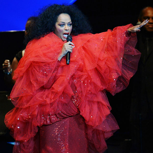 Diana Ross in talks to perform at Glastonbury festival 2015?