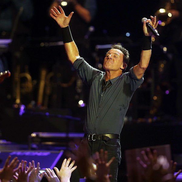 Bruce Springsteen shouts out wrong state at US gig. Audience corrects him