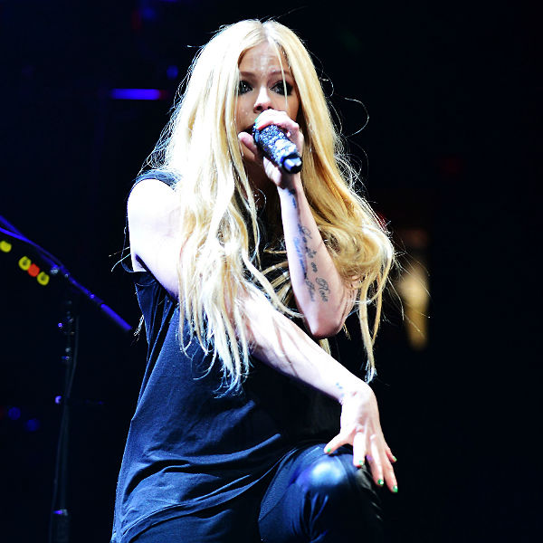Avril Lavigne sues concert streaming site for unpaid gig