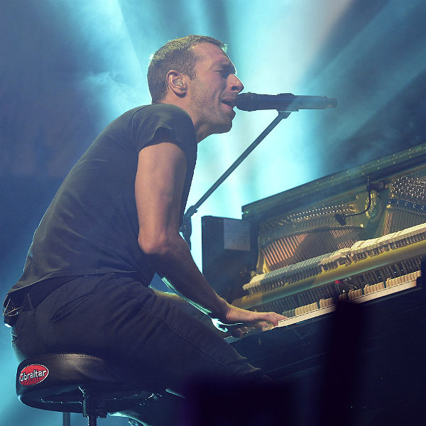 Coldplay donate 10,000 pounds to fan with motor neurone disease