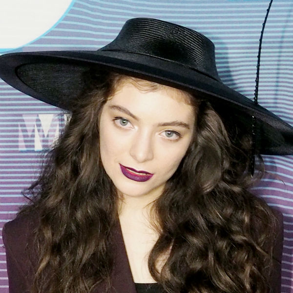 Lorde posts photo revealing she is working on new music