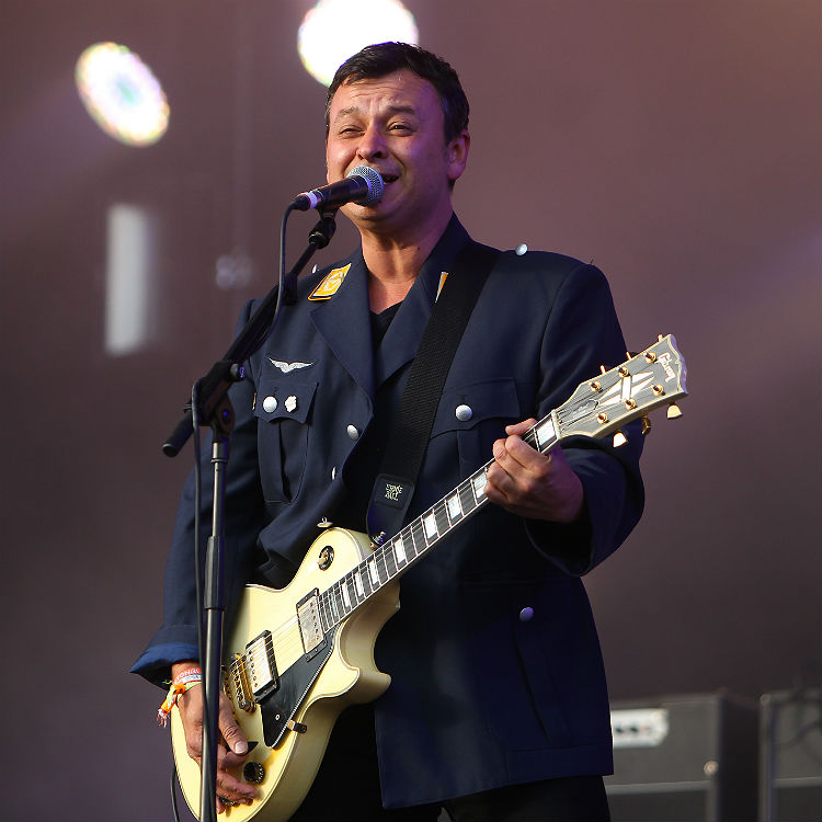 Manic Street Preachers add four more dates to Holy Bible tour