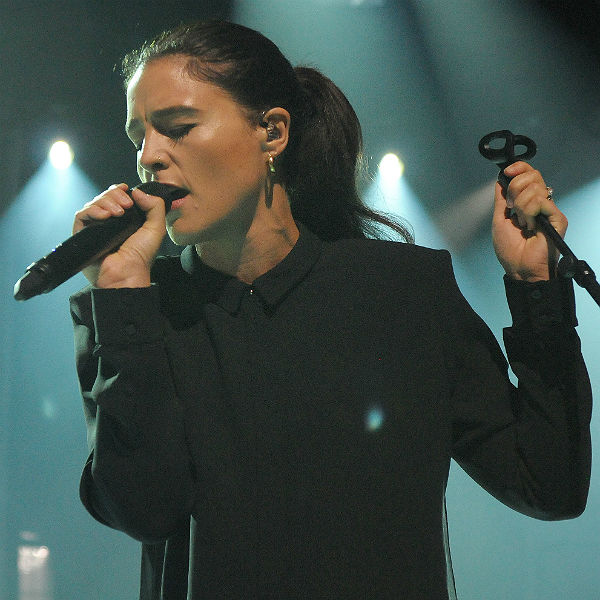 Watch: Jessie Ware performs with Nicki Minaj at The O2 in London