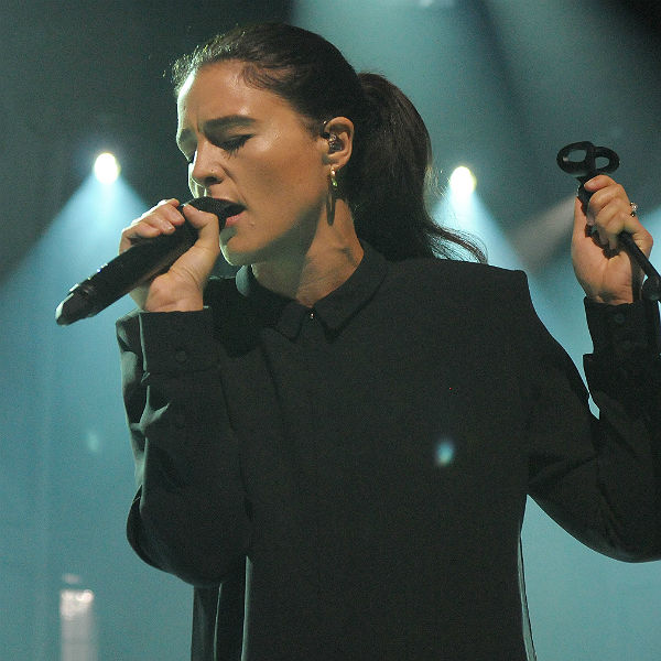 Listen: Jessie Ware pairs up with Lana Del Rey producer on 'Pieces'