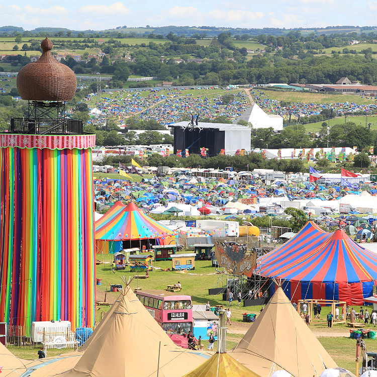 Glastonbury Festival 2016 coach and ticket package re-sale, Twitter
