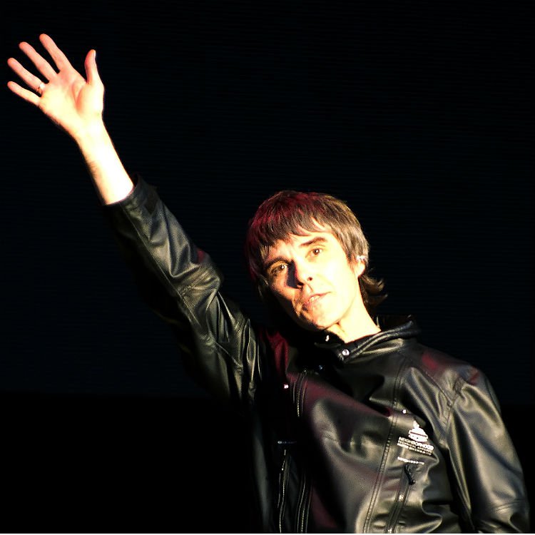 Stone Roses Glastonbury rumours and new album wanted from fans Twitter